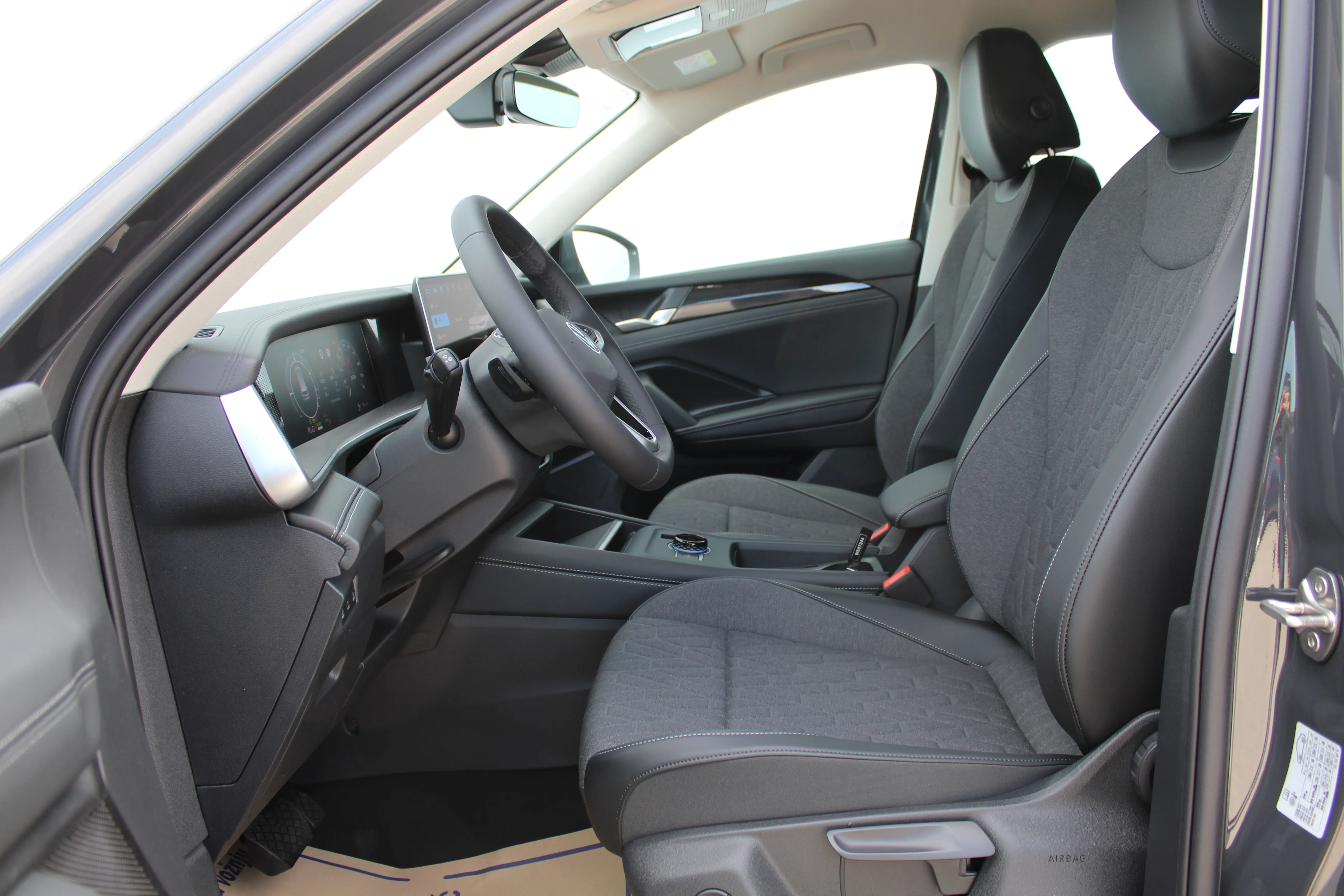 13203 volkswagen tayron 1.5 tsi ehybrid dsg life - slika 8