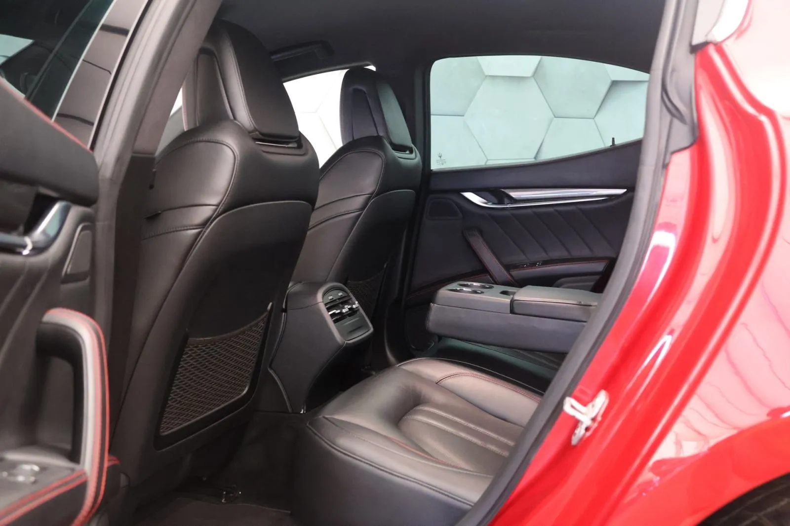maserati ghibli diesel 3.0d v6 aut 275ks adapt.led radartemp - slika 10