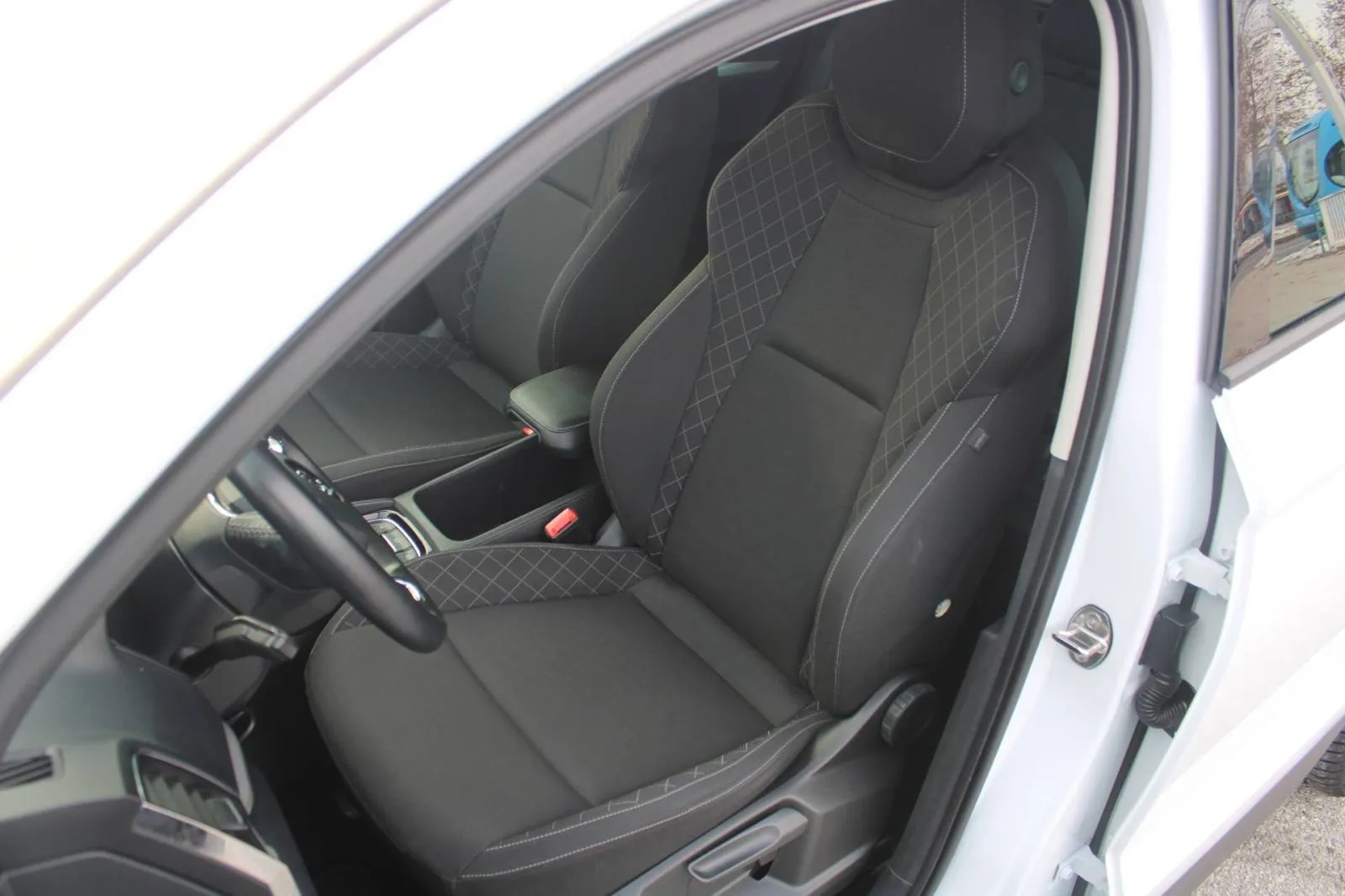 škoda karoq 2.0 tdi dsg *navigacija* - slika 10