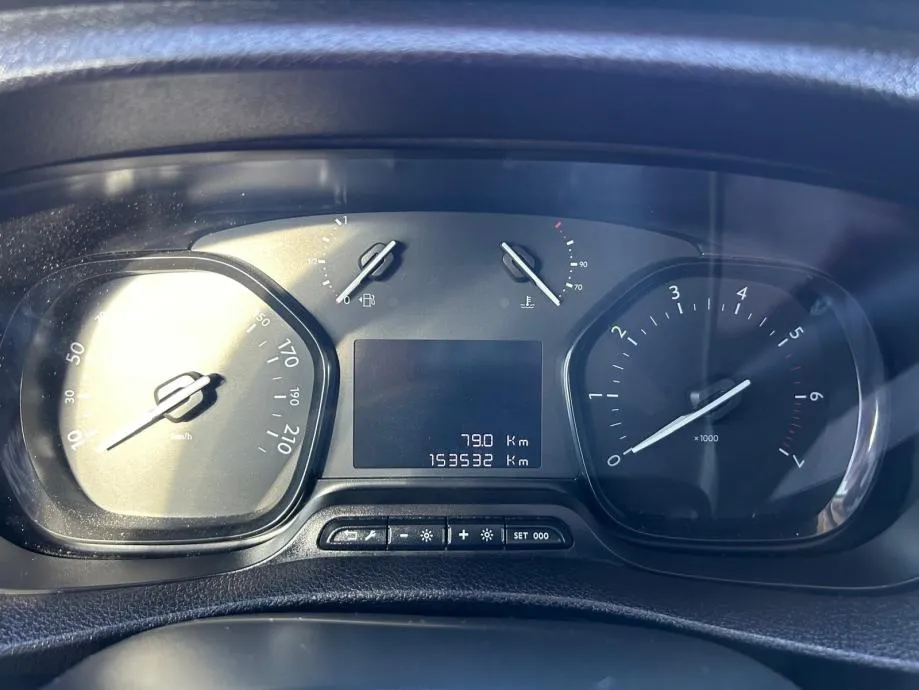 citroen jumpy hdi - 2020 - 3 sjedala - navi - 150.000km - perfektan - slika 18