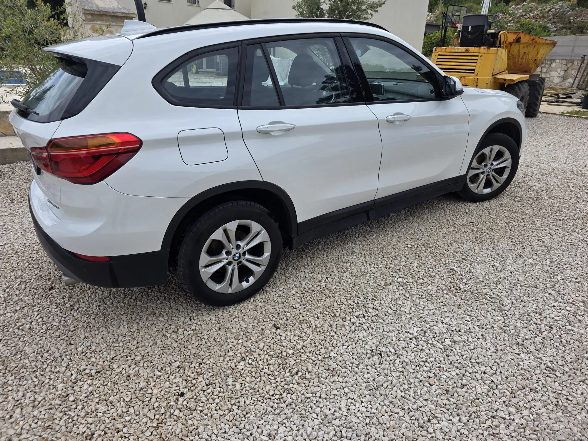 bmw x1 sdrive18d automatik - slika 10