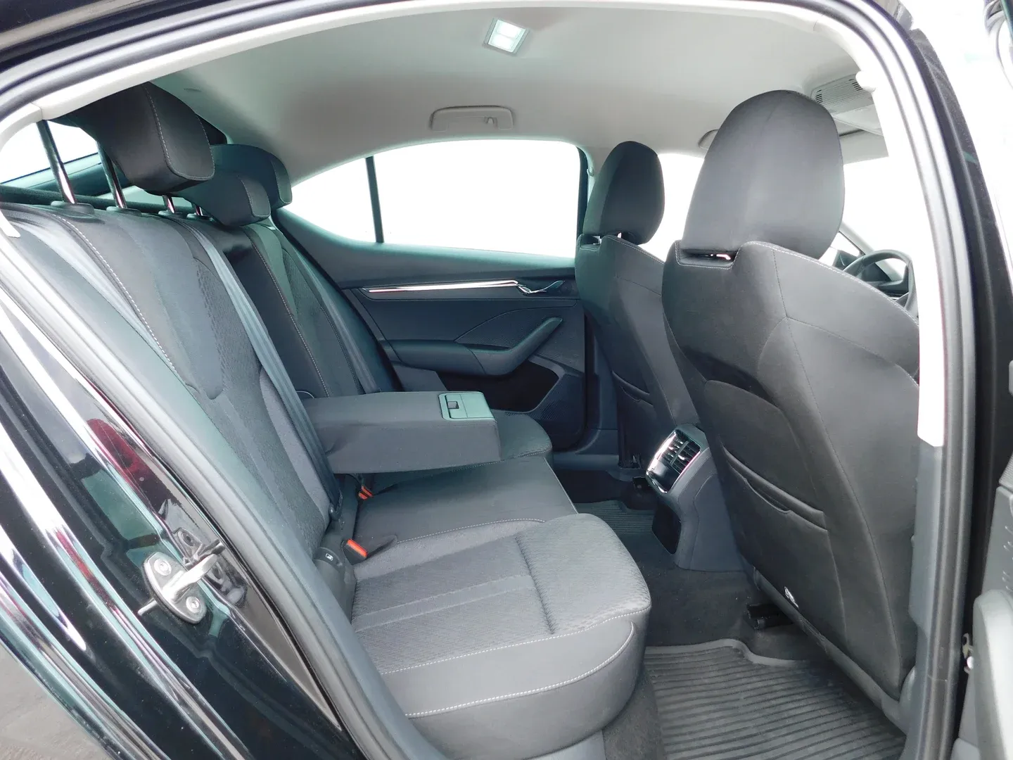 10395 škoda octavia style 2.0 tdi - slika 13