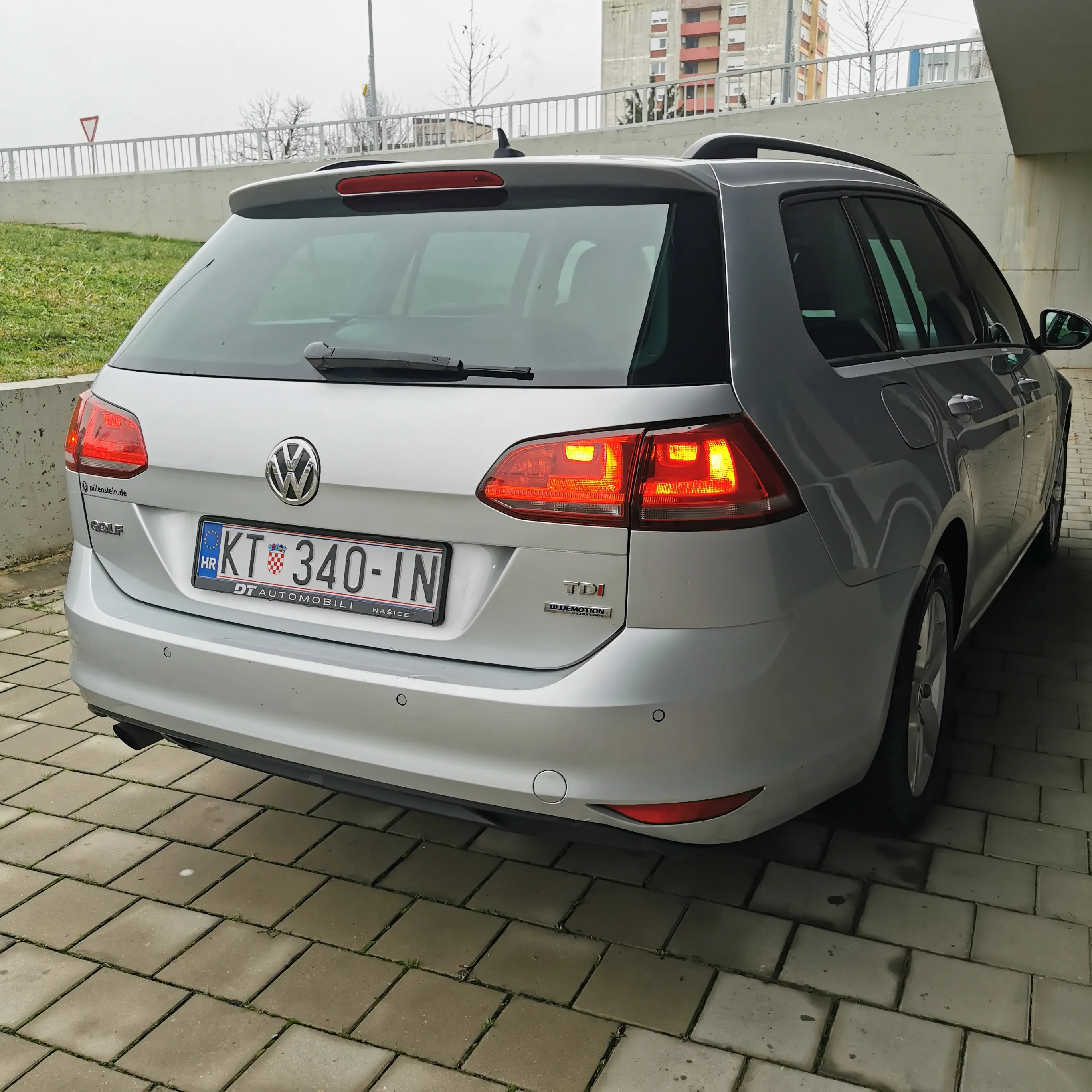 vw golf 7 variant vii 1.6 tdi⭐full oprema⭐reg. 1.god⭐7500 eur - slika 14