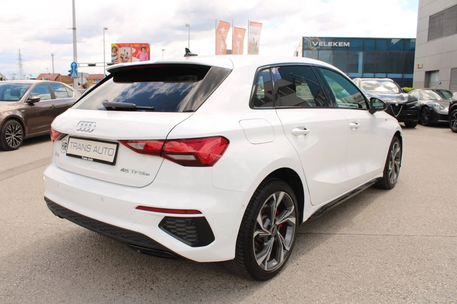 audi a3 45 tfsi e s-tronic s-line *virtual, led, navigacija* - slika 5
