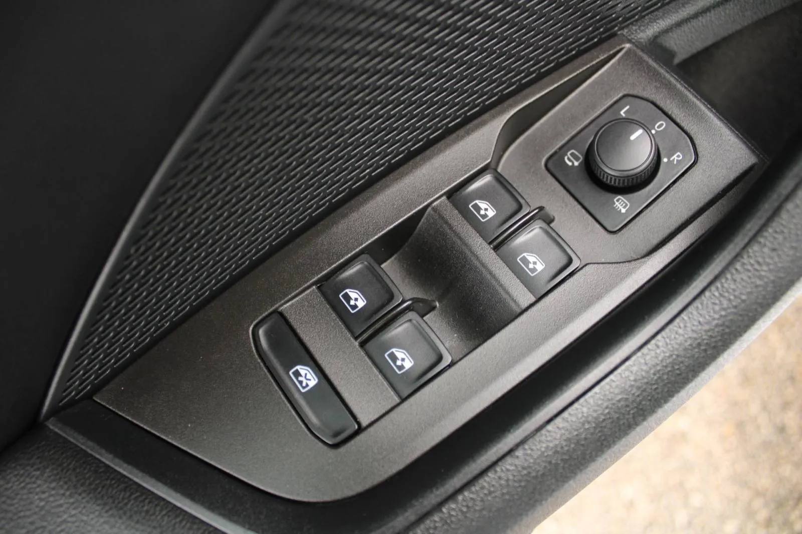 škoda octavia combi 2.0 tdi dsg 150ks *led, navigacija* - slika 14