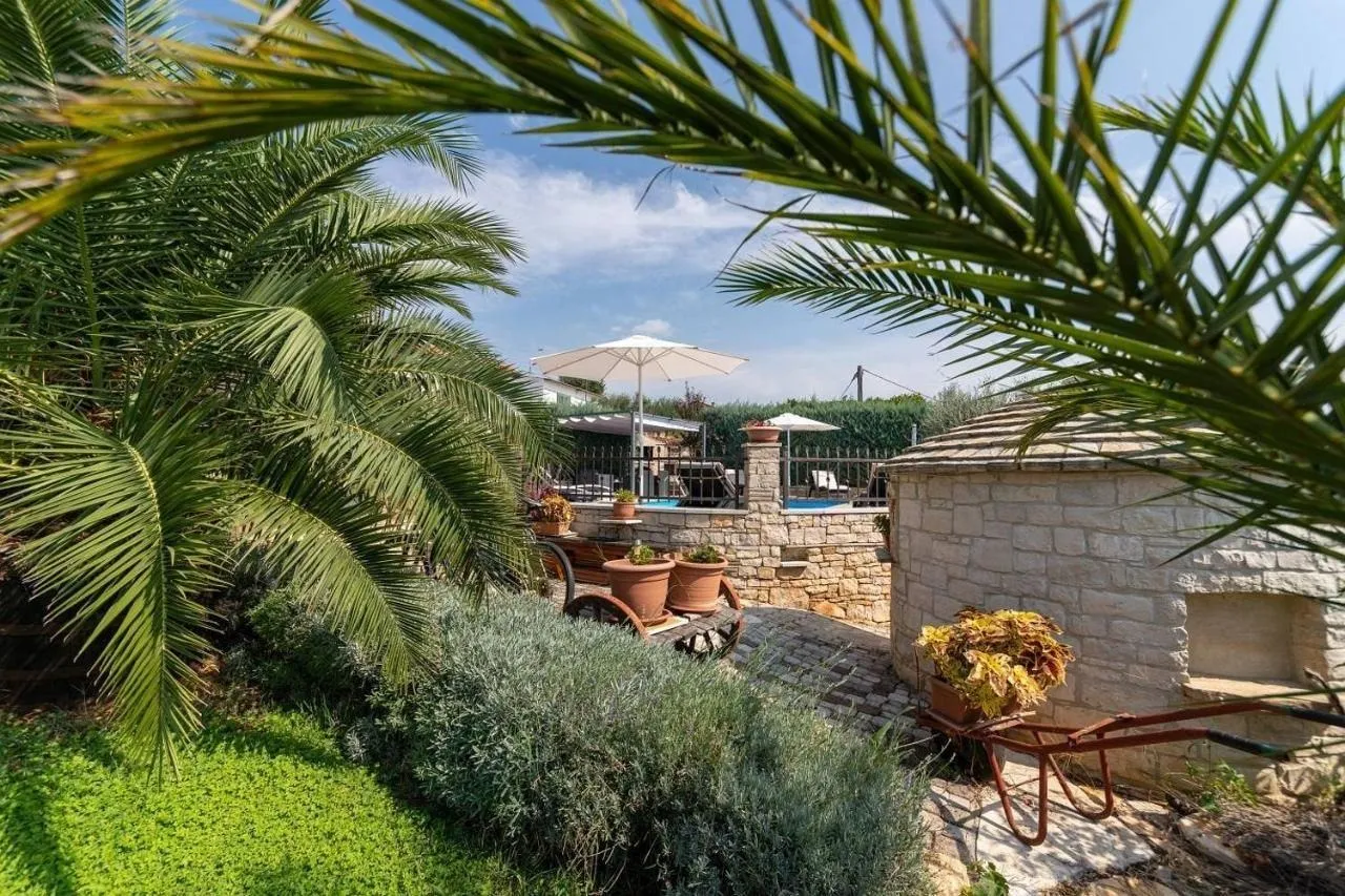 poreč okolica-apartmanska kuća na prodaji (prodaja) - slika 4