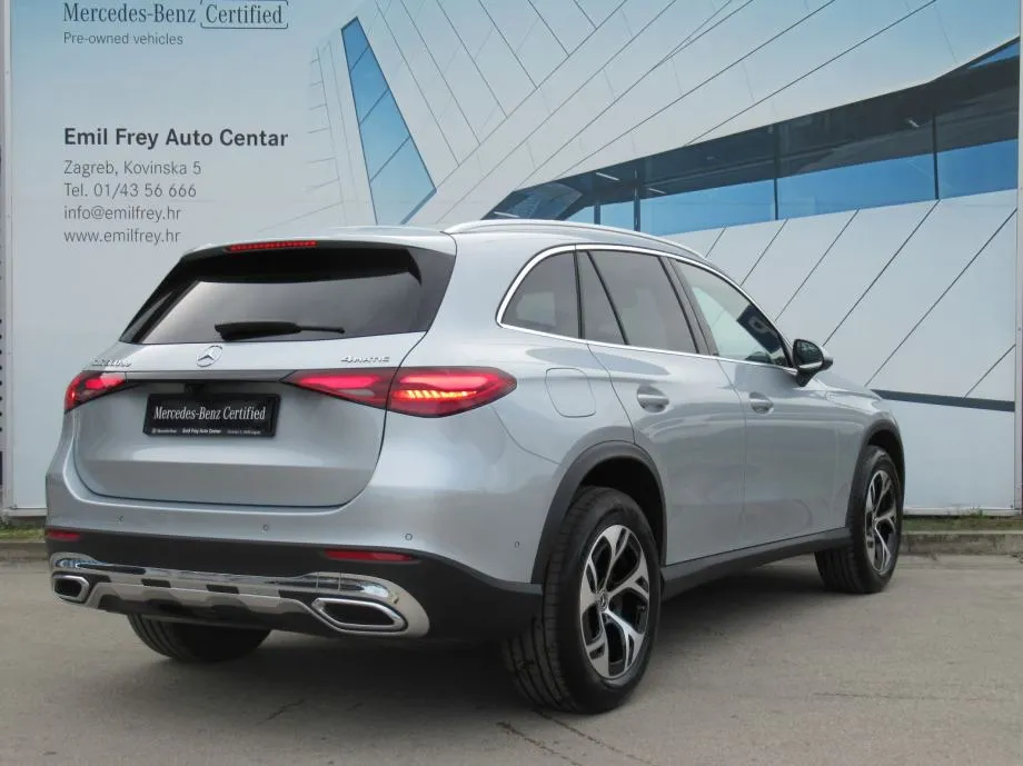 mercedes-benz glc 300 de 4m avantgarde/panorama/head-up/kuka/dc - slika 6