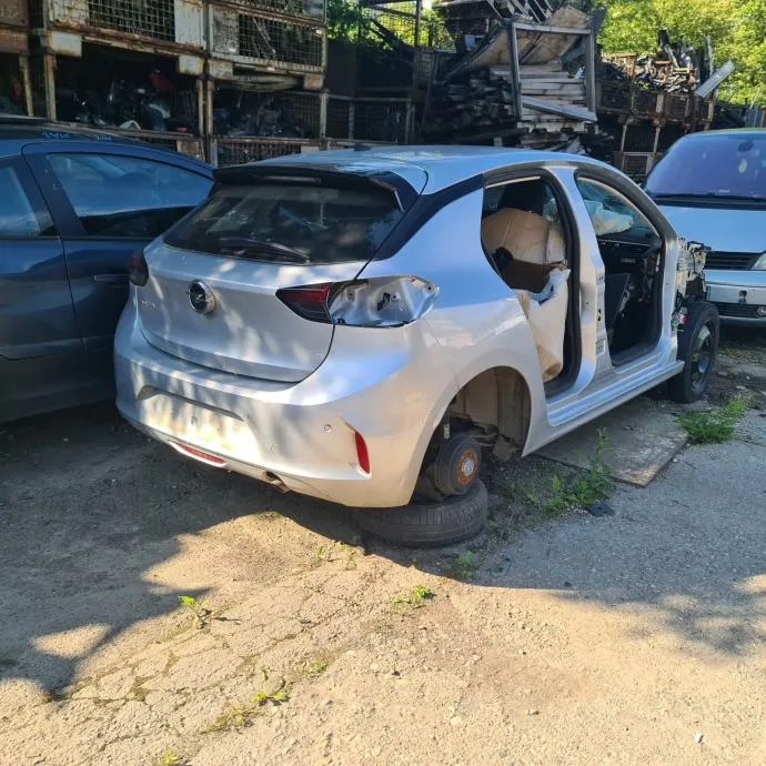 opel corsa f 1,2 turbo - slika 2