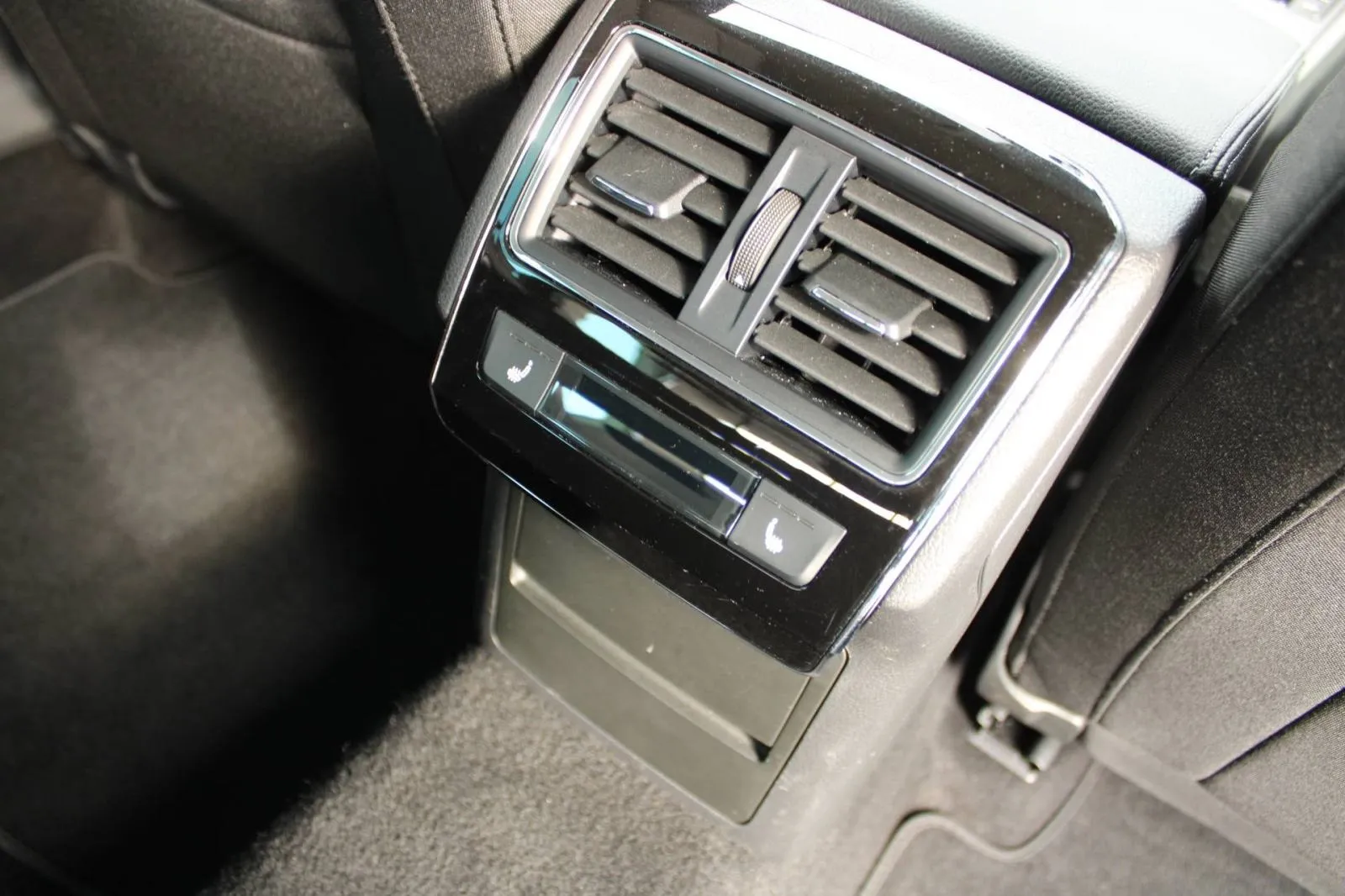 škoda superb combi 1.4 tsi iv automatik *led, navigacija, kamera* - slika 24