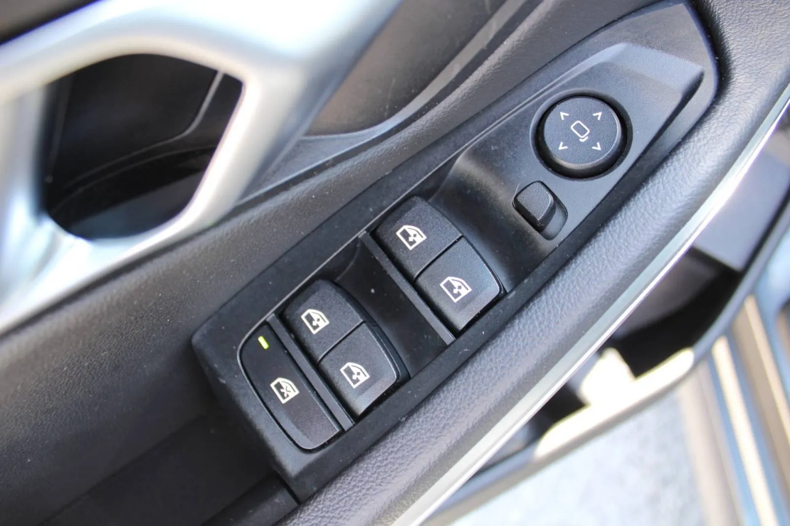 bmw serija 3 320d xdrive automatik *led, navigacija* - slika 16