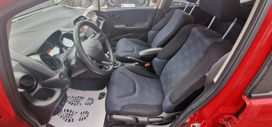 honda jazz 1,2 - 2014 - 140.000km - klima - servo - reg 1 god !!! - slika 8