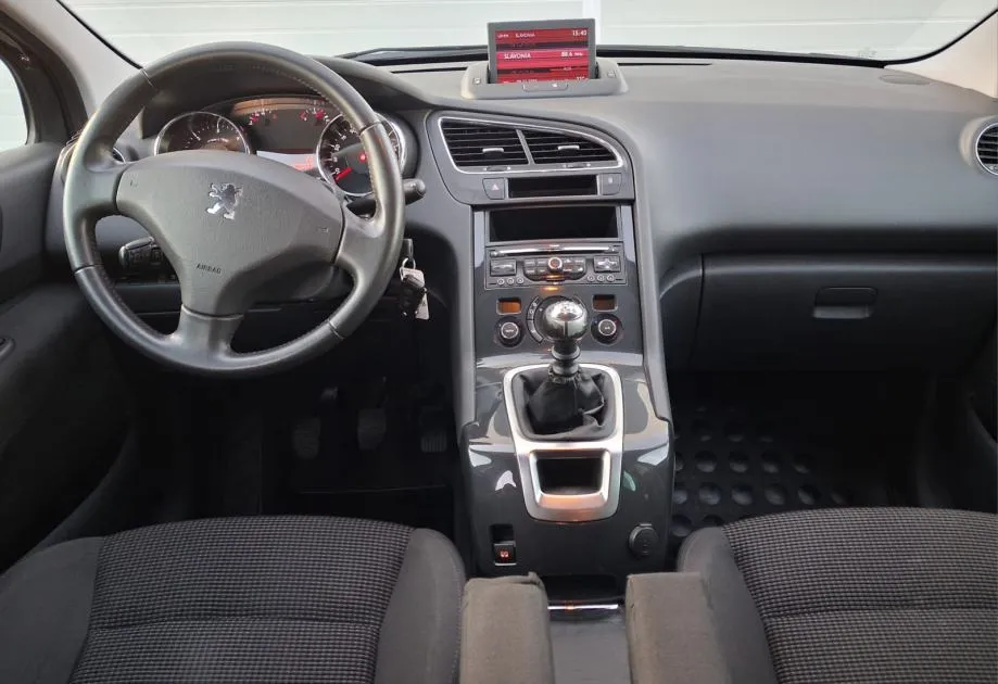 peugeot 5008 1,6 hdi 2013 god, 209000, kartice 24/36 rata - slika 13