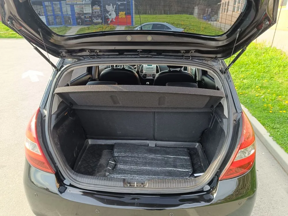 hyundai i20, 2009.g., 1.6 crdi - slika 8