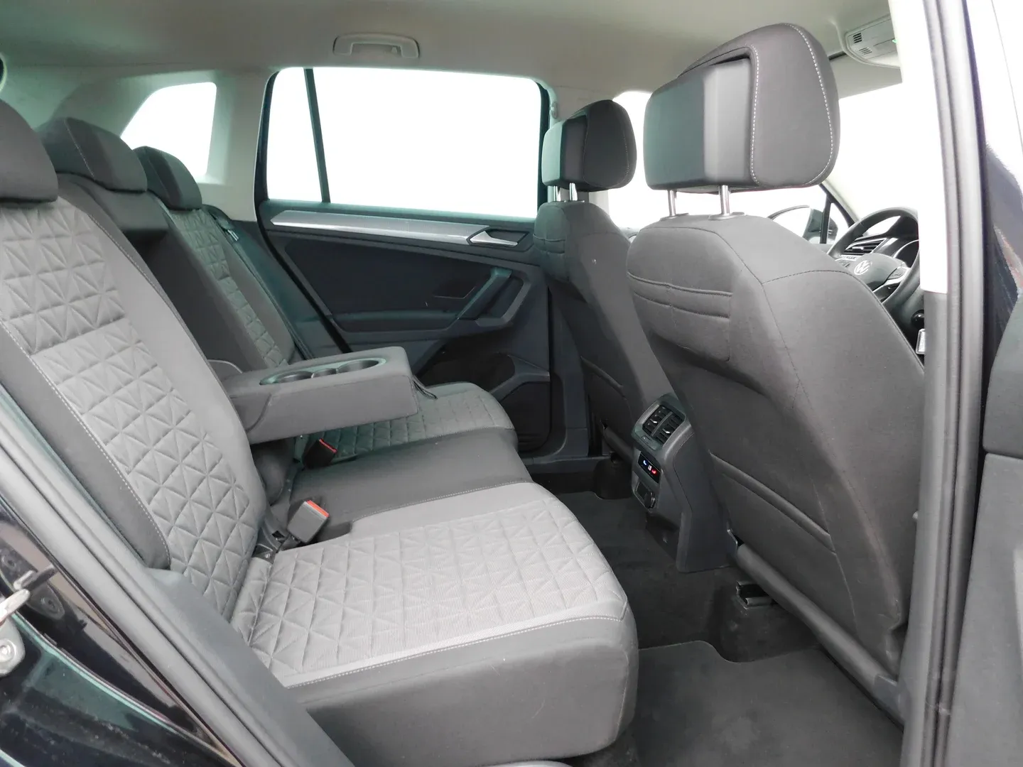 10197 volkswagen tiguan 2.0 tdi dsg life - slika 13