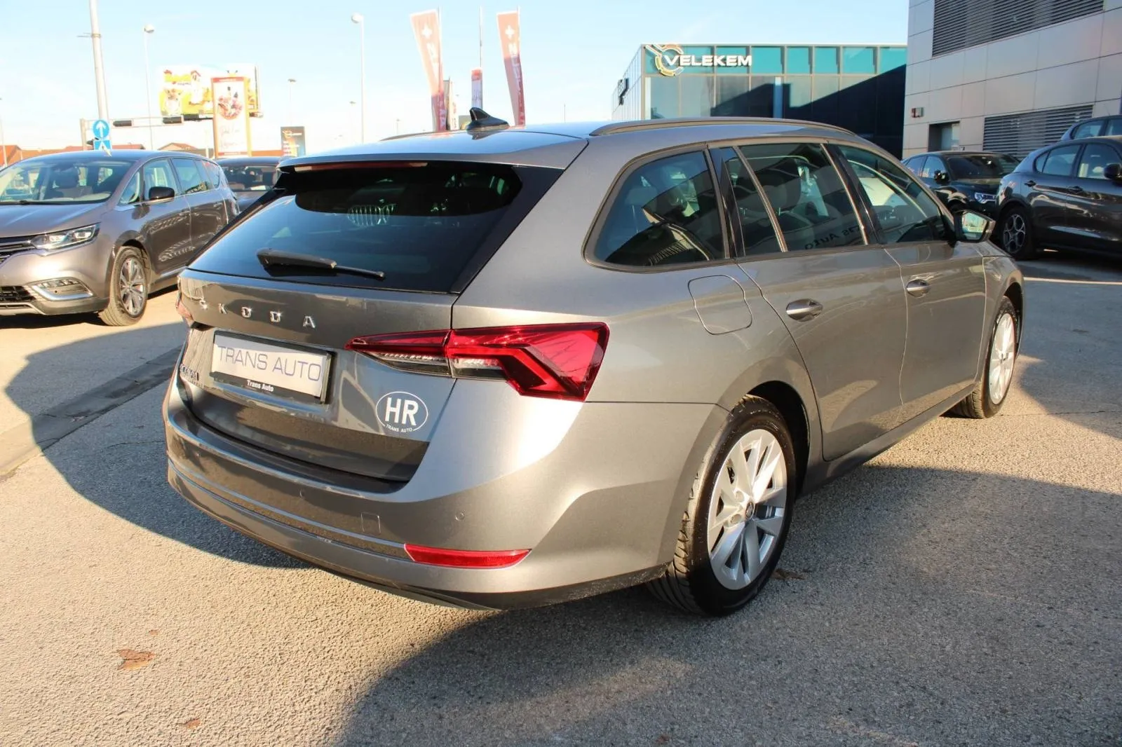 škoda octavia combi 2.0 tdi dsg 150ks *led, navigacija* - slika 5