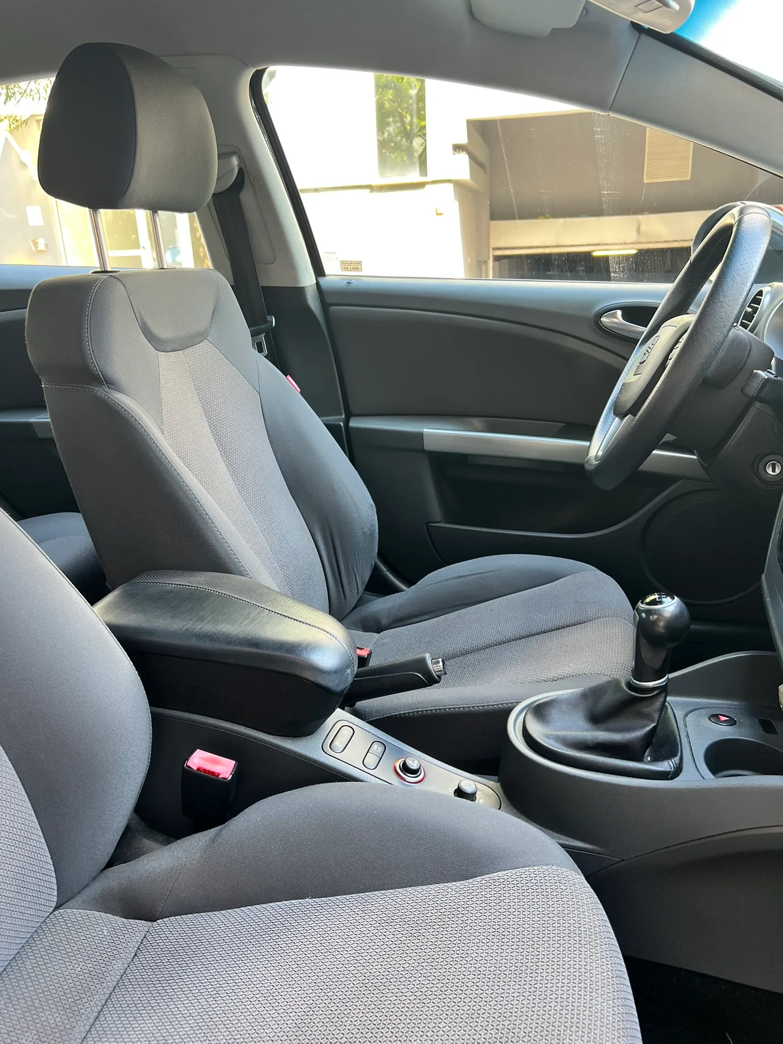 seat leon 1,9 tdi auto kupljen u hrvatskoj. - slika 10