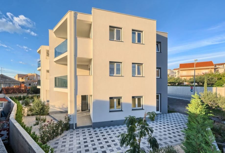 novogradnja, stan 70m2, 100m od mora (prodaja) - slika 11