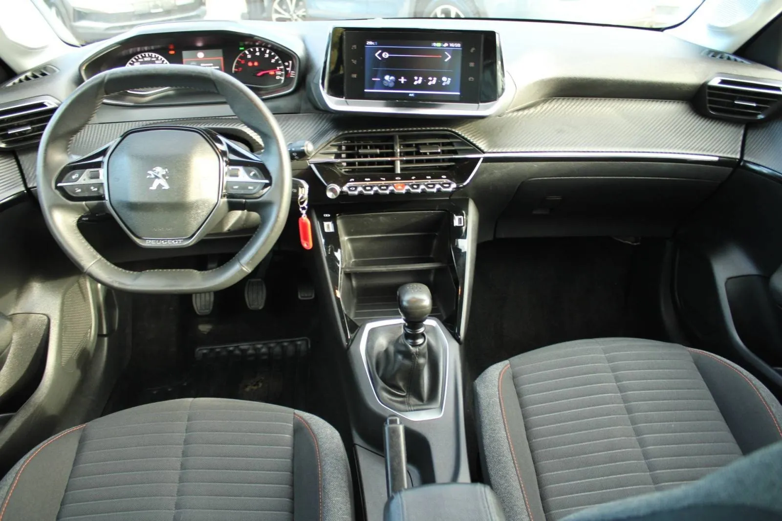 peugeot 208 1.5 hdi *navigacija* - slika 13