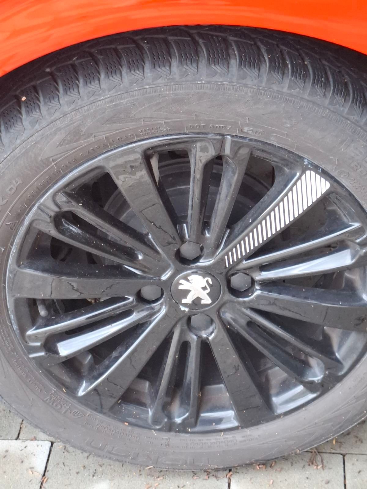 peugeot 208 1.2 puretech - slika 4