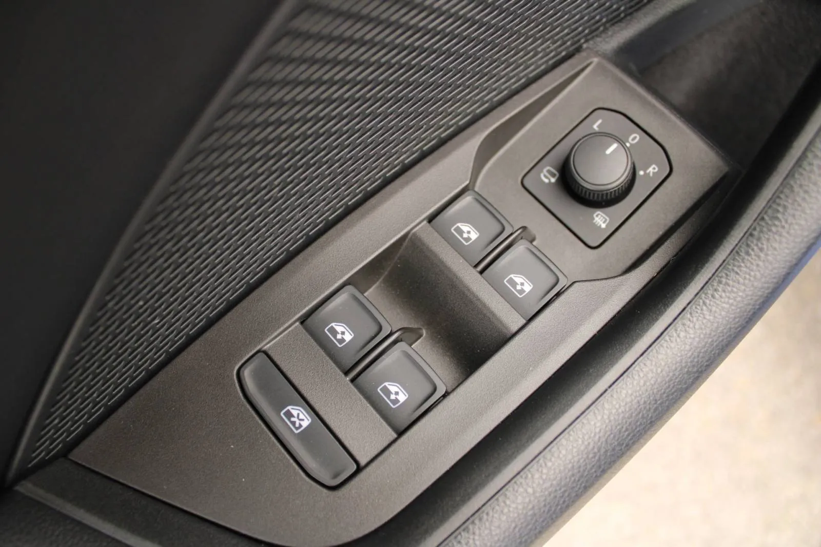 škoda octavia 2.0 tdi dsg sportline *led, navigacija, kamera* - slika 15