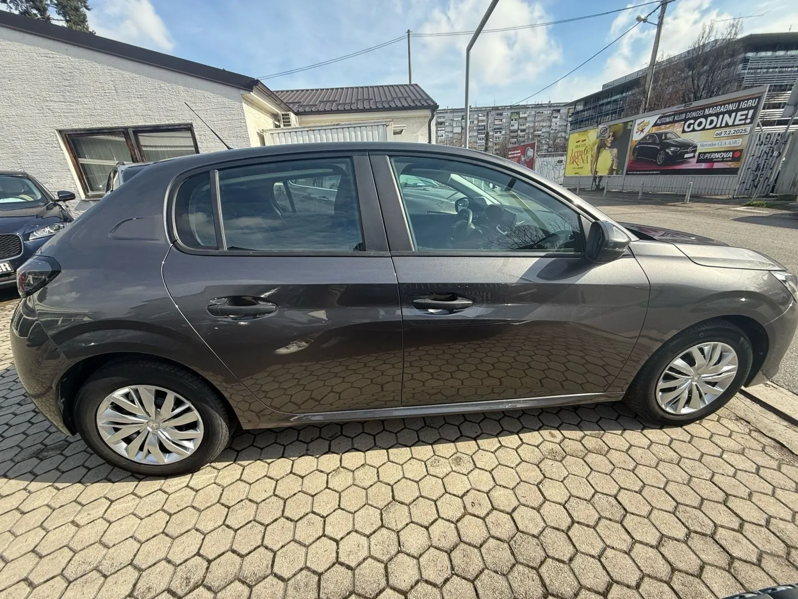 peugeot 208 1,2 puretech, navi, tempomat, 4x garancija!!! - slika 8