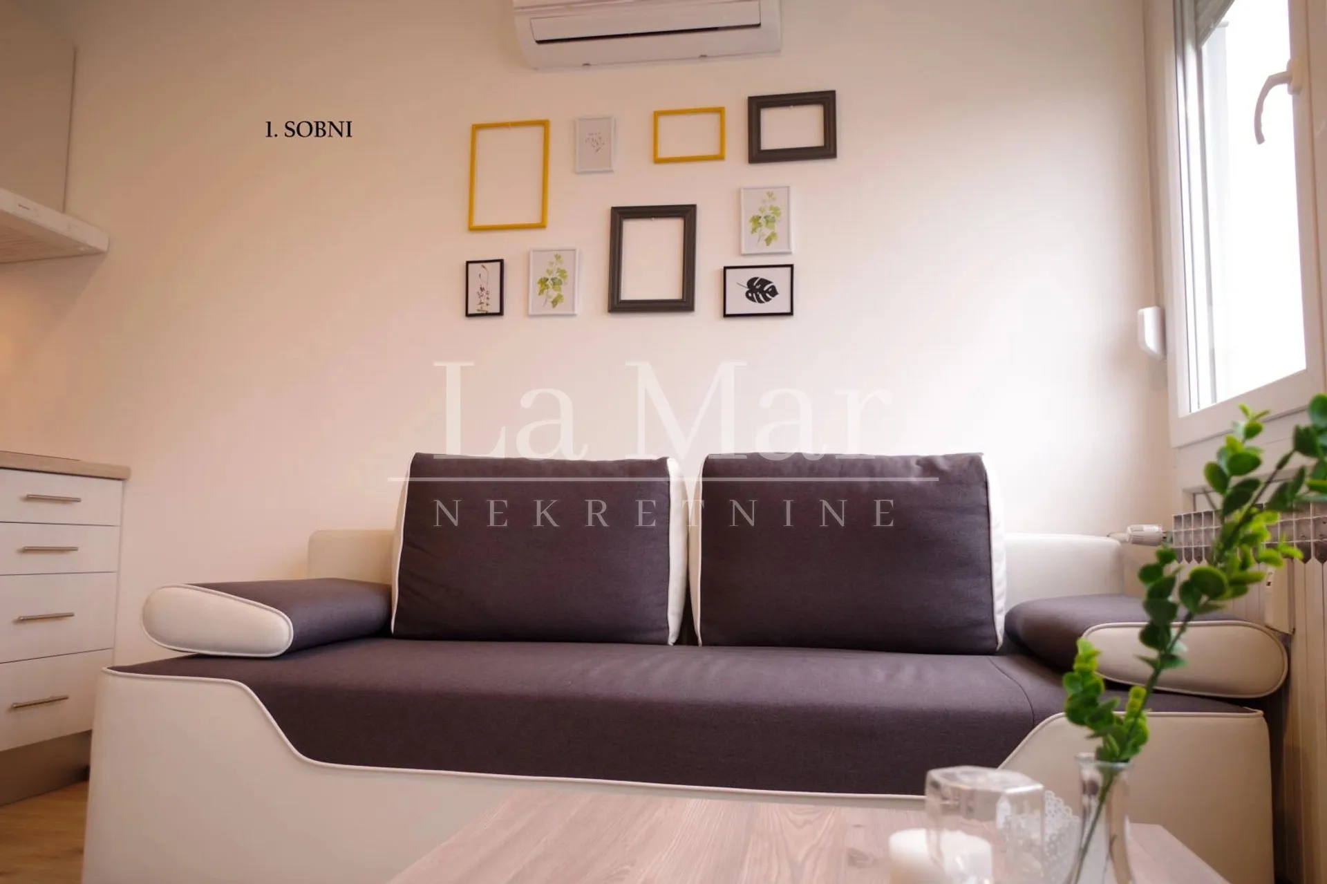 zapruđe-56m2 ( 2 zasebne jedinice) , 8.kat - slika 11