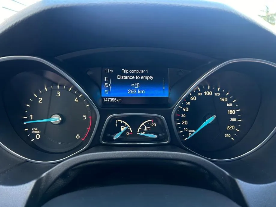 ford focus 1,5 tdci - 2015 - 140.000km - navi - servisna - reg 1 god! - slika 11