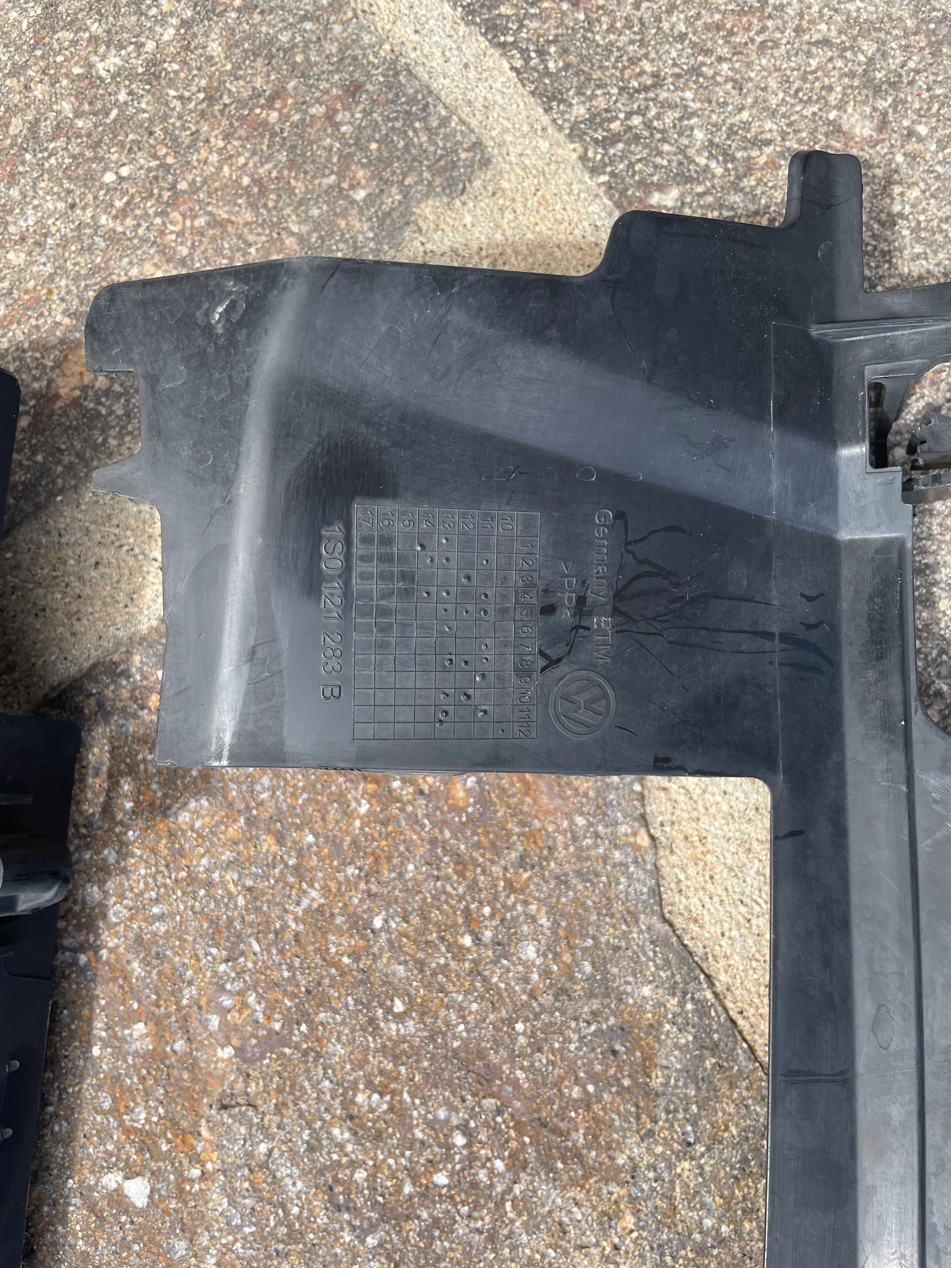 vw up vezni lim sa usmjerivačima zraka 1s0805588h - slika 9