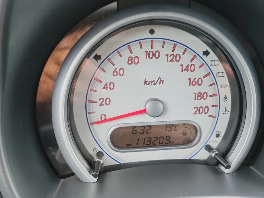suzuki splash 1,0 , 2008 g, 113000 km kartice - slika 17