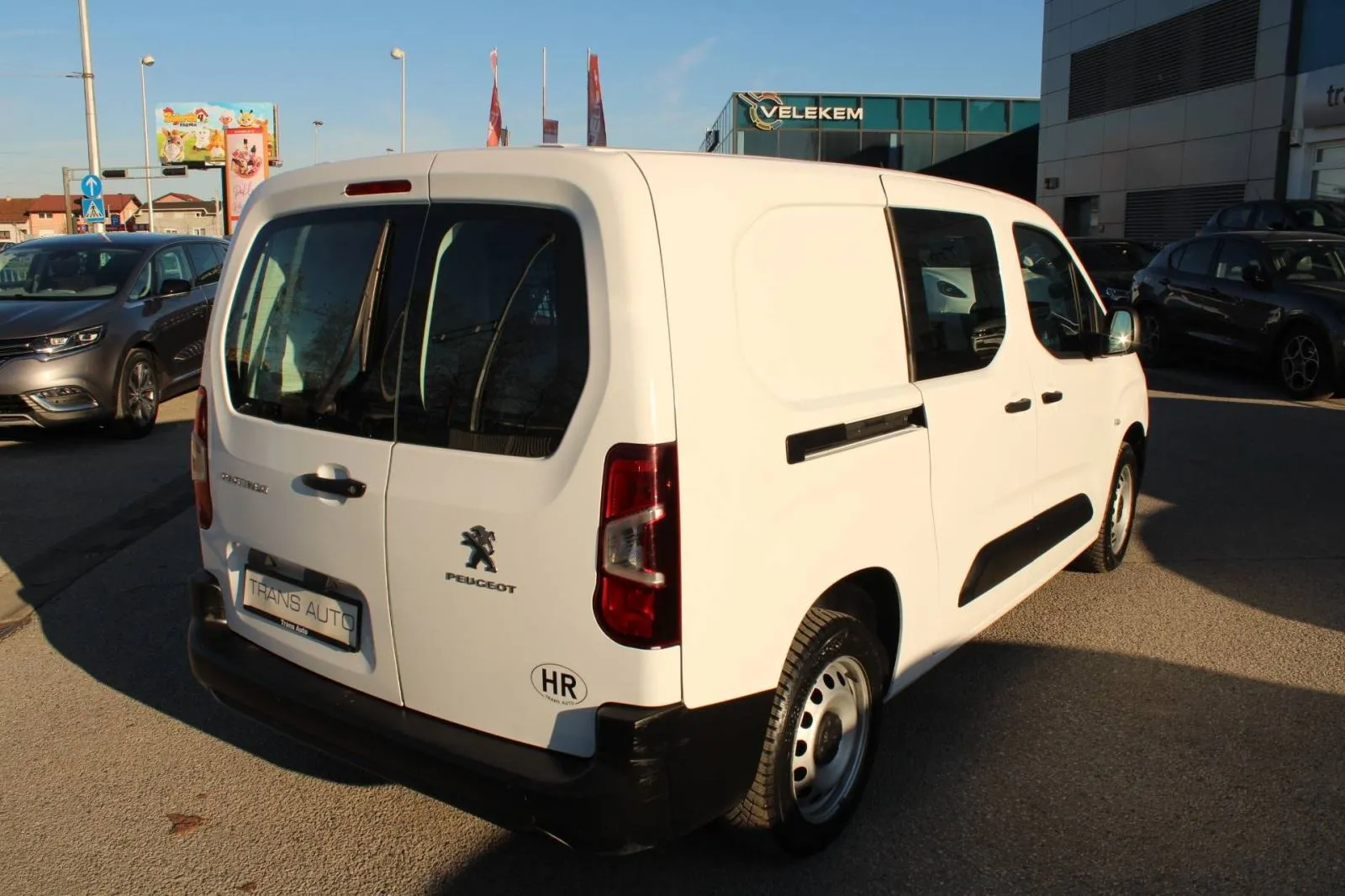 peugeot partner 1.5 hdi n1 - 5 sjedala, 2022 god. - slika 6