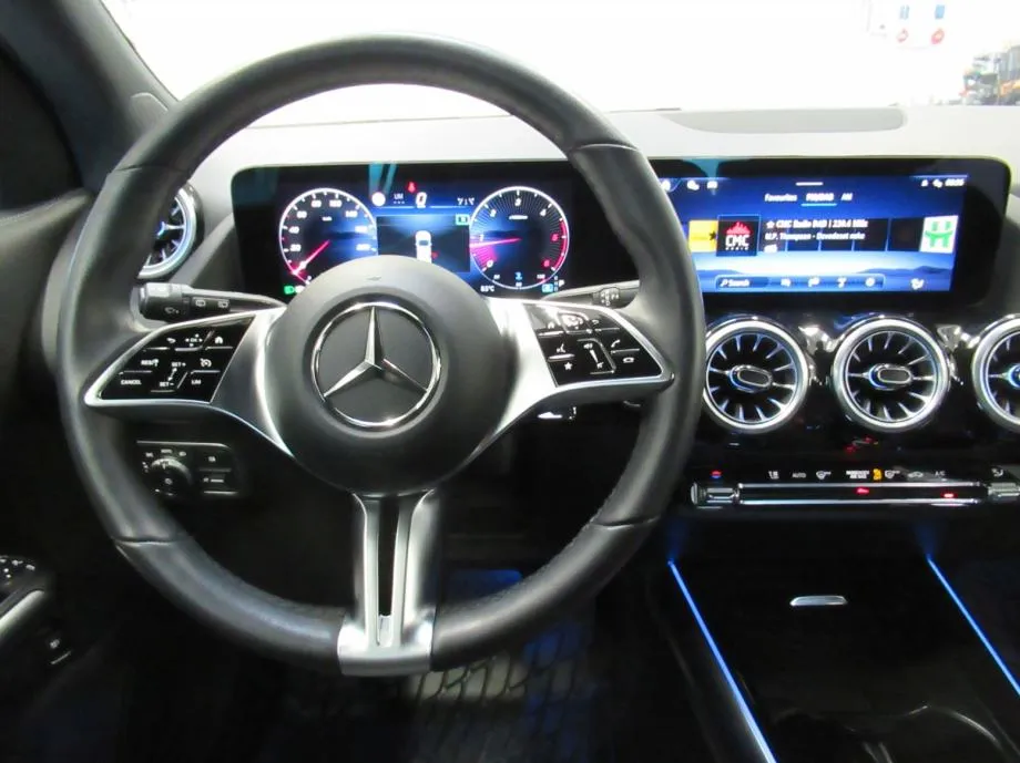mercedes-benz gla 200 d progressive advanced plus **3 godine jamstva** - slika 8