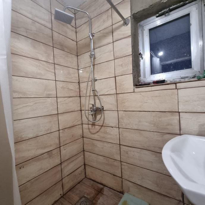 kuća u stubičkim toplicama s dva gospodarska objekta (prodaja) - slika 9