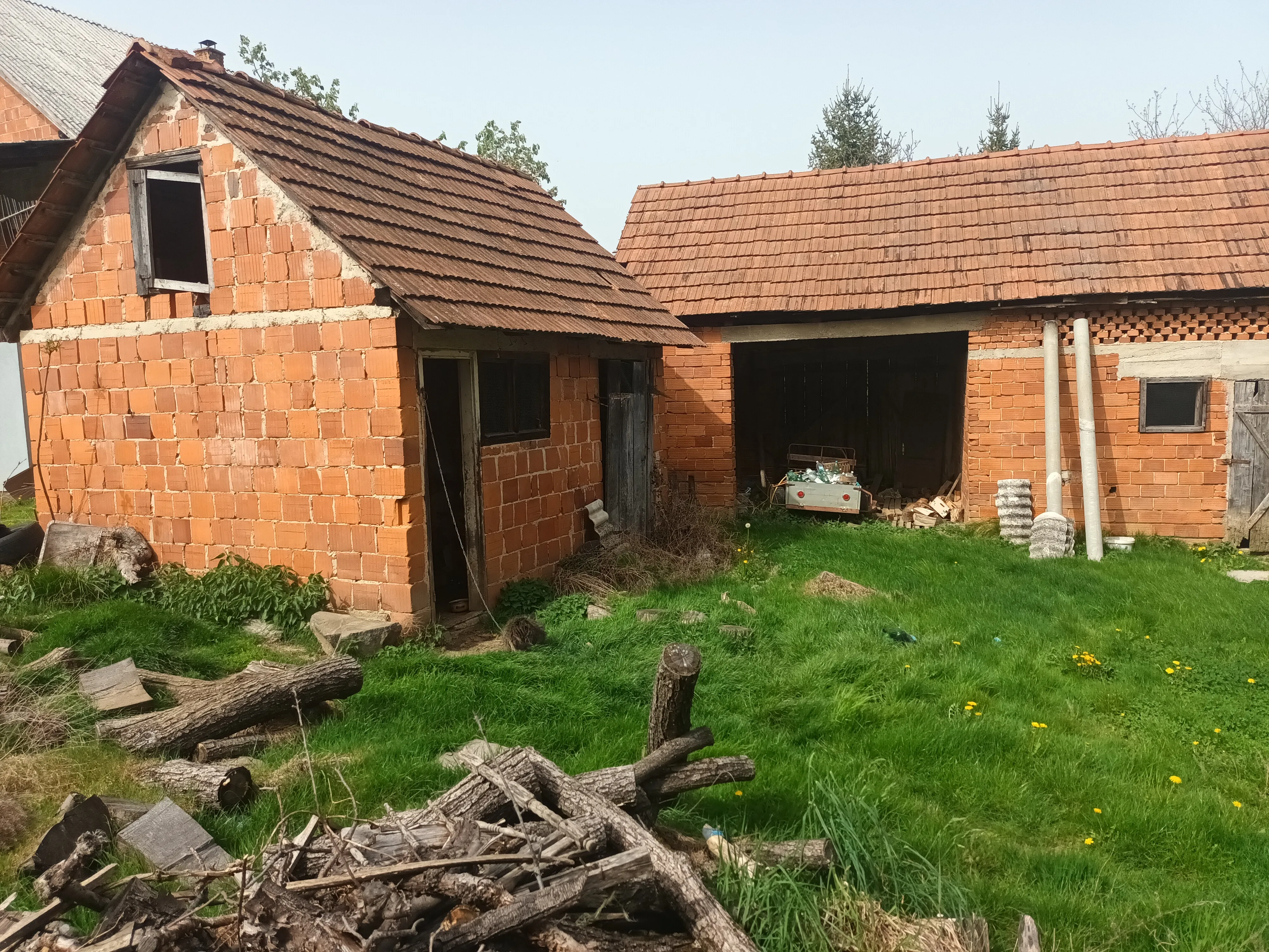 prodaje se kuća za renoviranje s okućnicom i gospodarskim zgradama - slika 11