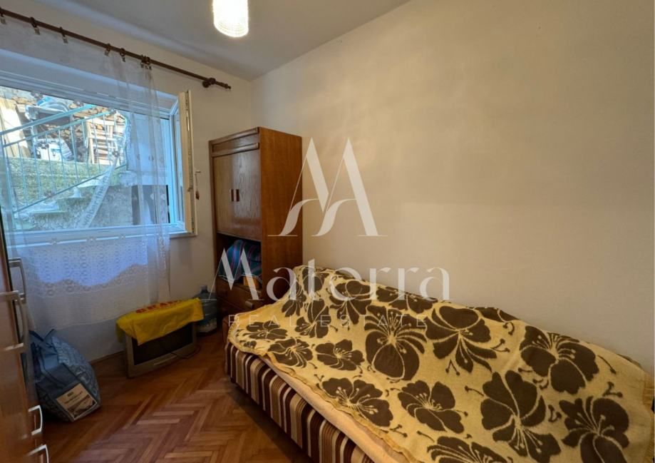 rijetkost, šibenik/centar, kuća sa 3 stana, parking, pogled na more - slika 8