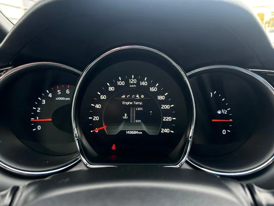 kia ceed sw 1,6 crdi gt line - navi - servis - garancija - reg 1 god!! - slika 12