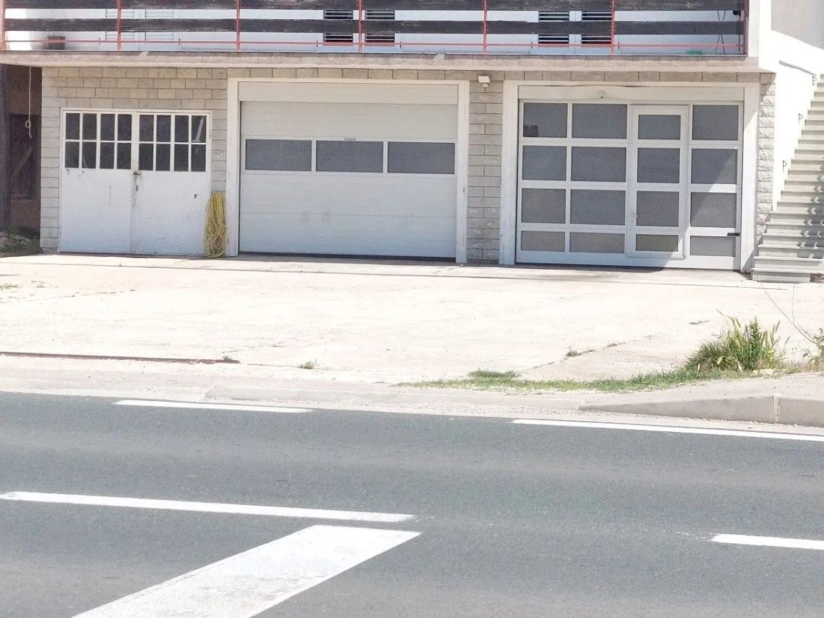 iznajmljuje se poslovni prostor, šibenik, drž. cesta šibenik – boraja - slika 2