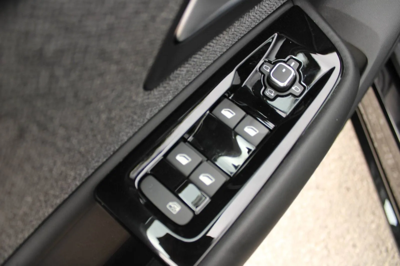 citroen c5x 1.2 puretech automatik *led,navigacija,kamera* - slika 14