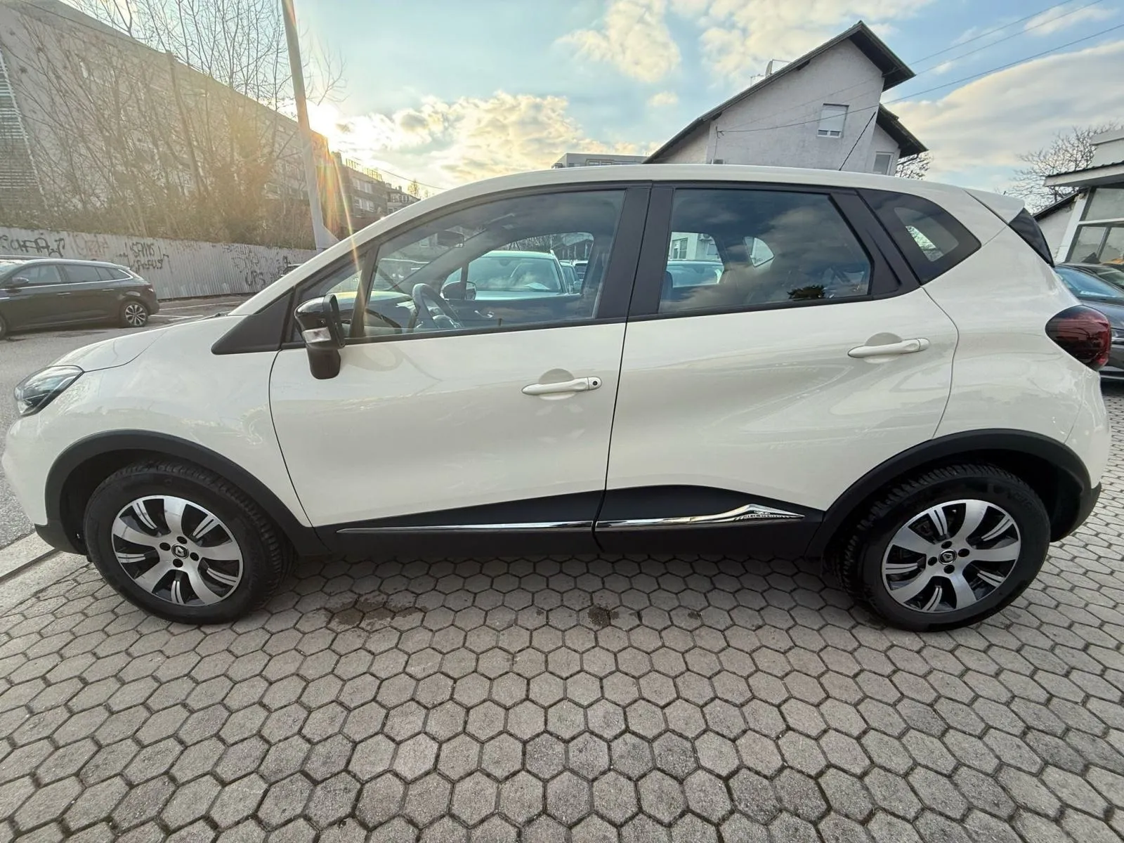 renault captur 0.9 tce, navi, klima, 4x garancija!!! - slika 3