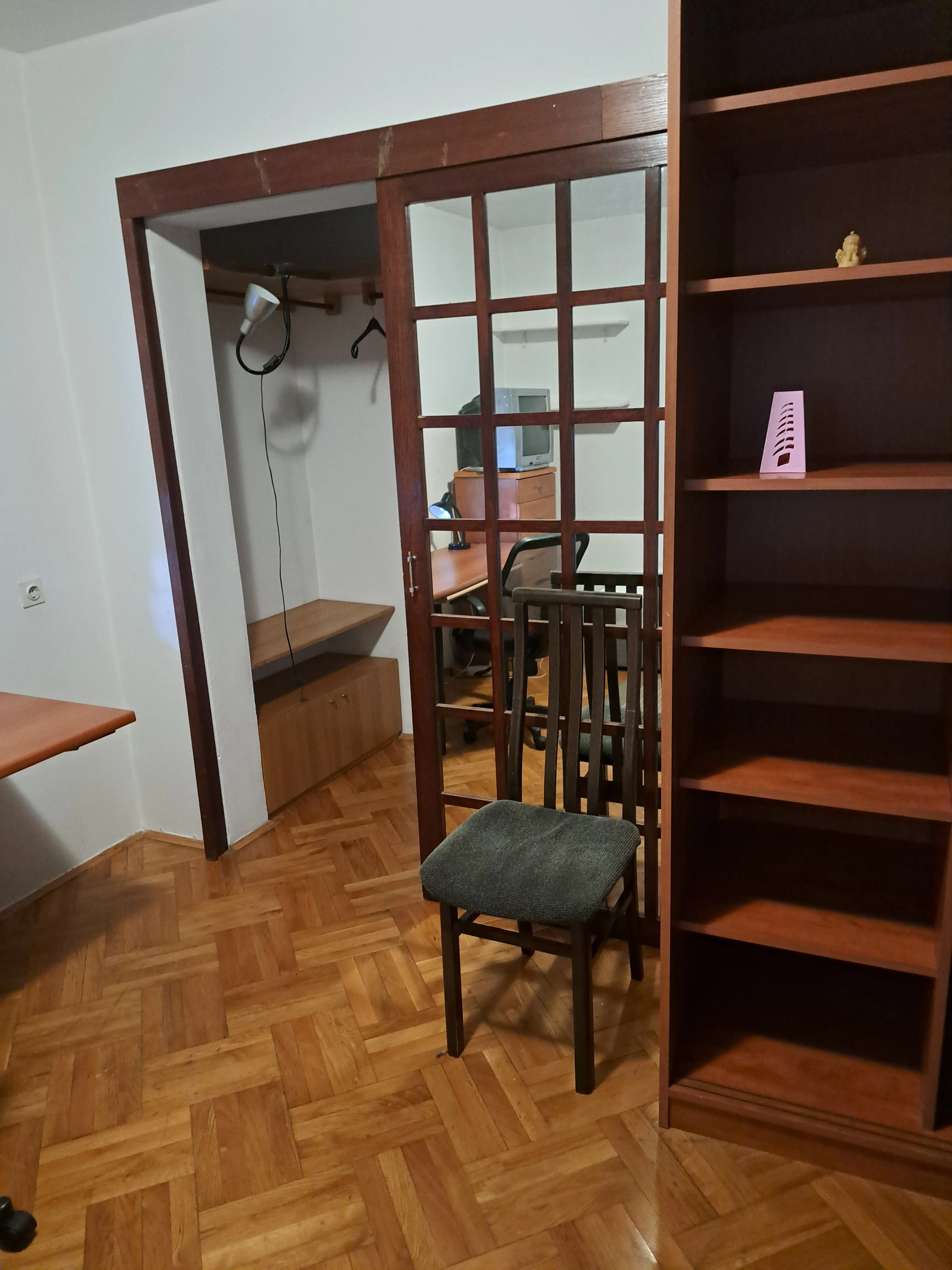 soba u velikom stanu uz cimerice,maksimir, 300e - slika 6