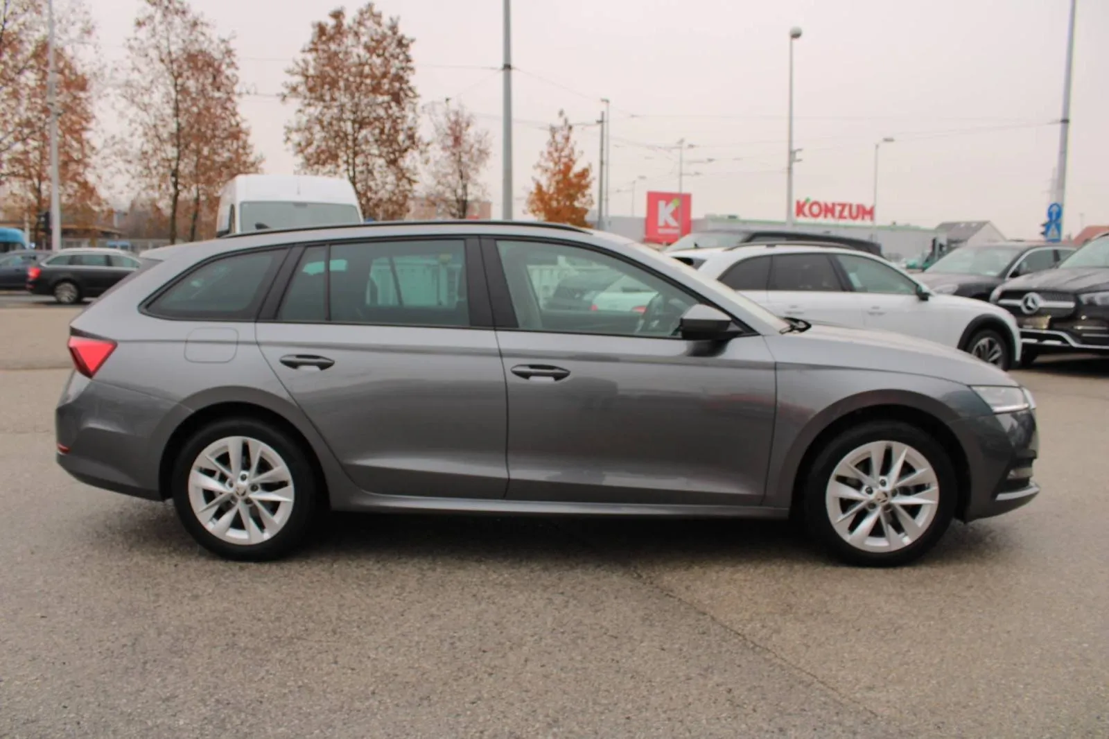 škoda octavia combi 2.0 tdi dsg 150ks *led, navigacija* - slika 4
