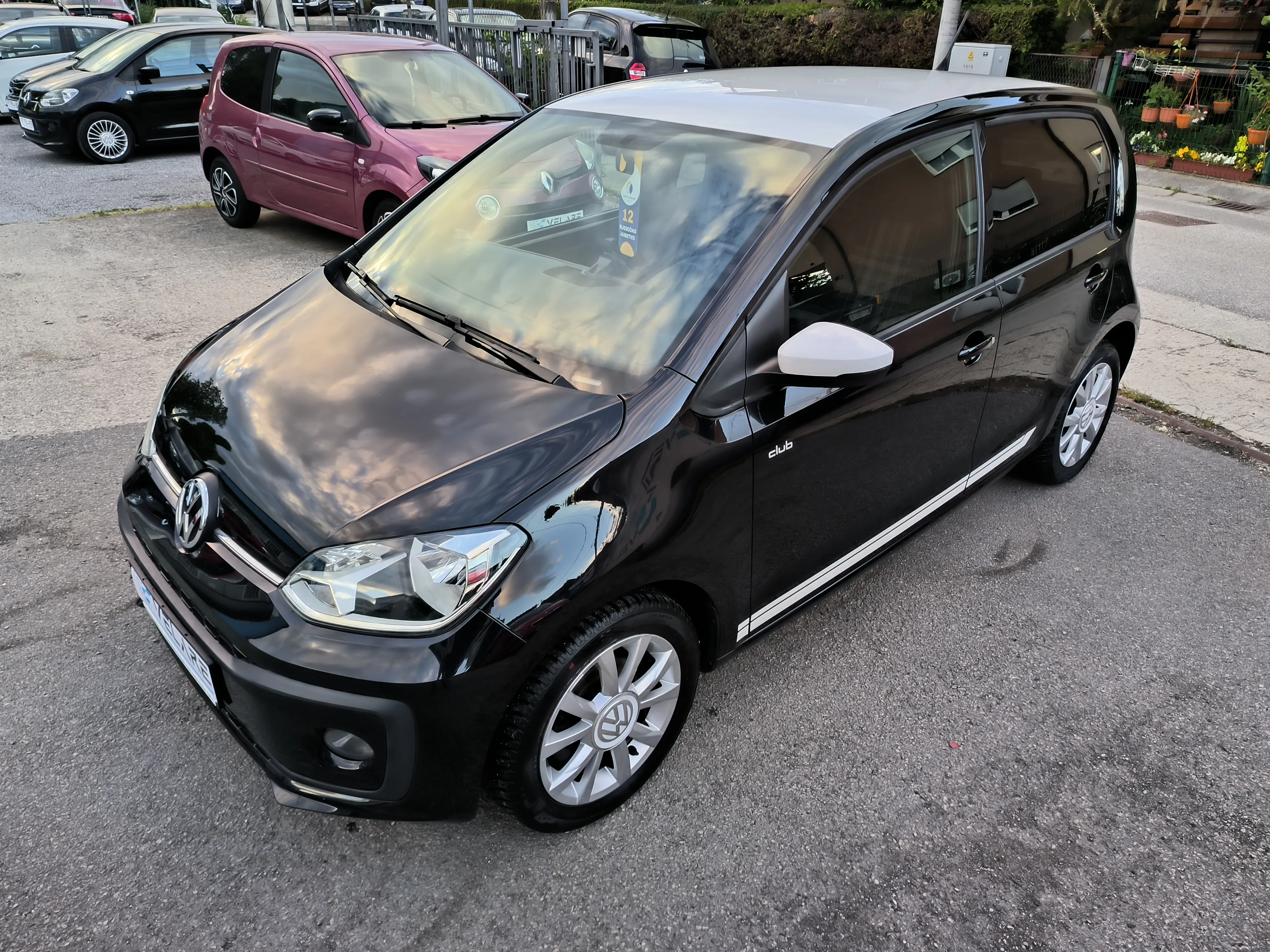 vw up! 1,0 club up! servisna, jamstvo, reg. 1 godinu - slika 2