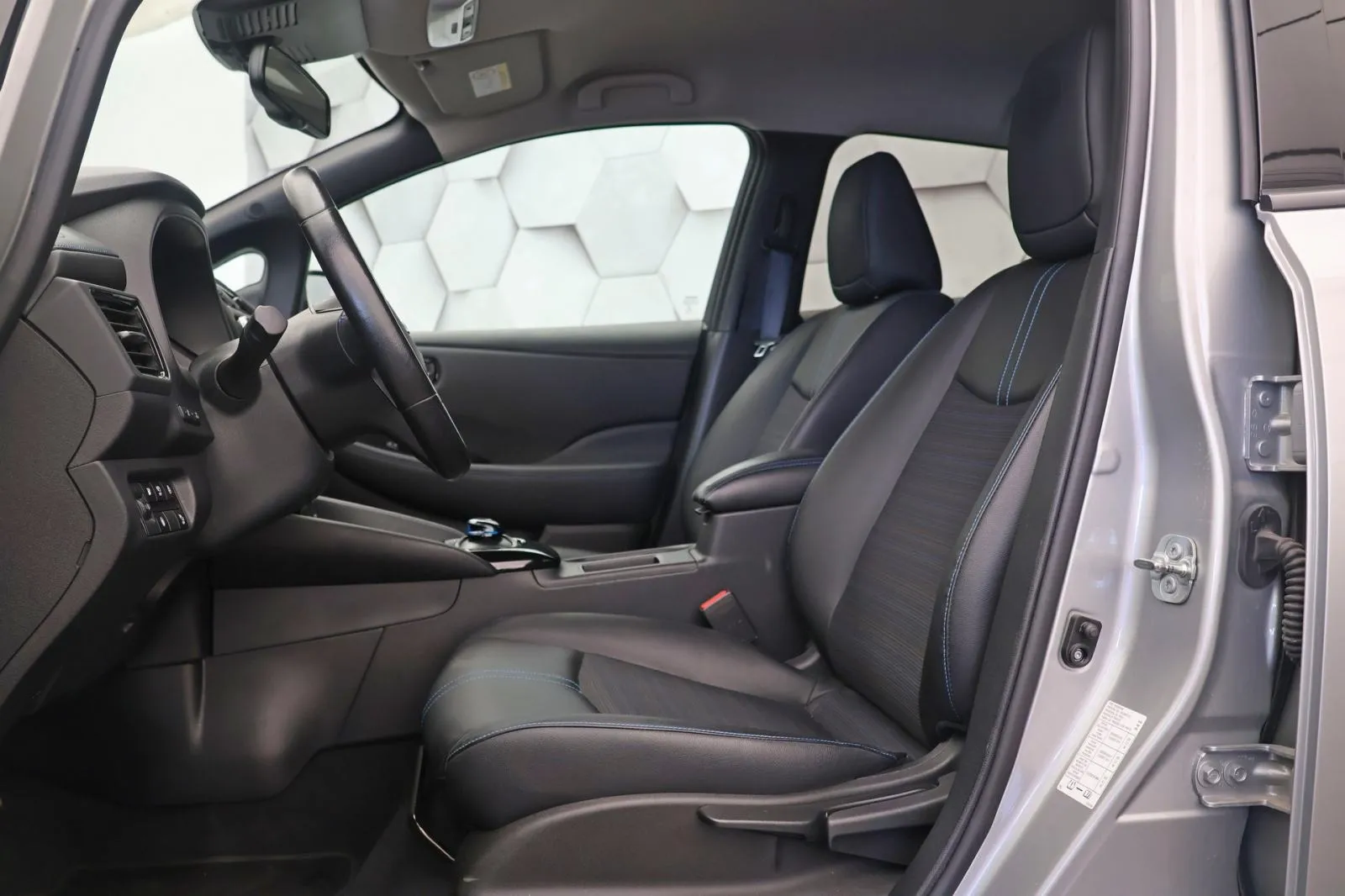 nissan leaf n-connecta 62kw 360-kamera navi dab tempomat - slika 17
