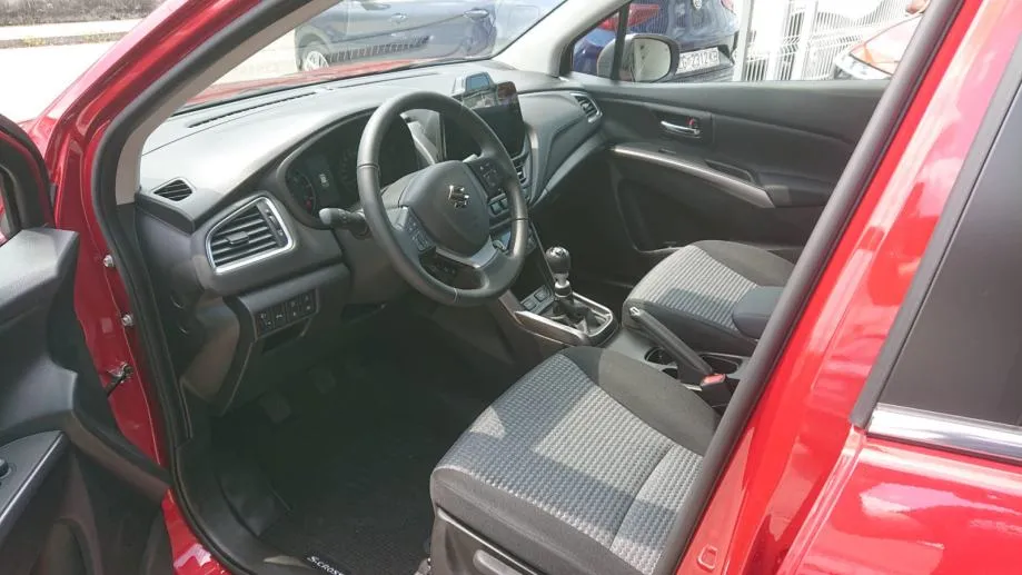 suzuki sx4 s-cross 1,4 gl+ premium 2wd hybrid 48v - dostupno odmah!! - slika 11