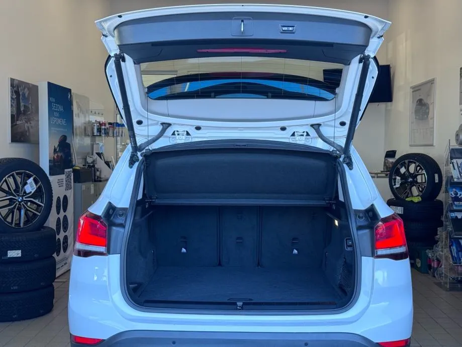 bmw x1 xdrive18d advantage automatik - slika 14