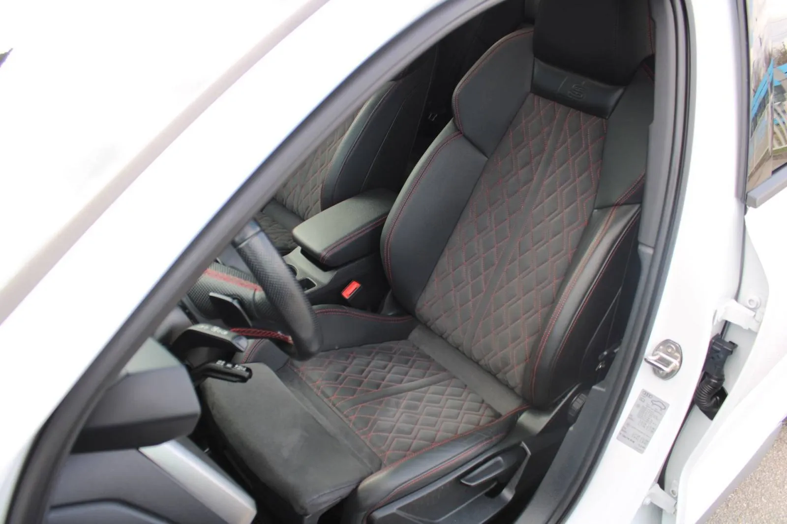 audi a3 35 tfsi s-tronic s-line *panorama, led, navigacija* - slika 11