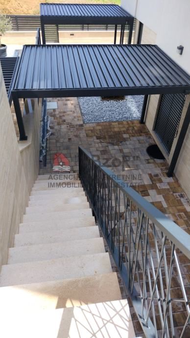 petrčane-punta radman, tri namještena stana+wellness+dvorište - slika 17