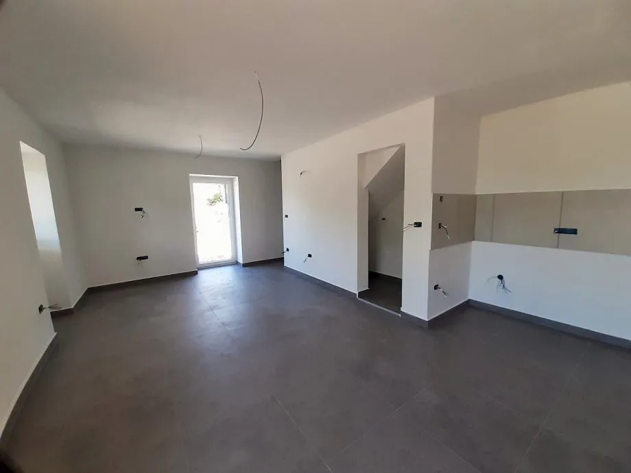 istra, trget, kuća 82 m2 sa bazenom, pogled na more, 450 m od mora - slika 5