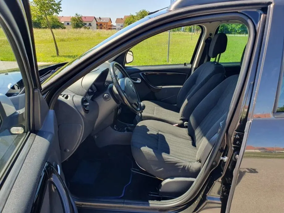 dacia duster 1,5 dci, 4x4 2012 god, 191000 km, kartice - slika 9