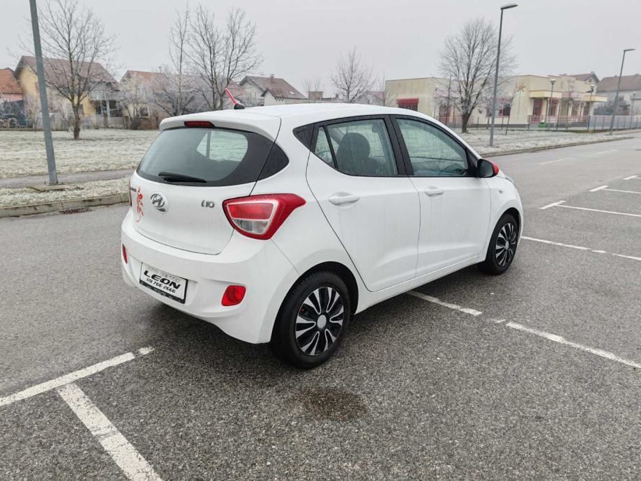 hyundai i10 1,0 2015 god,55000 km,klima,kartice - slika 6
