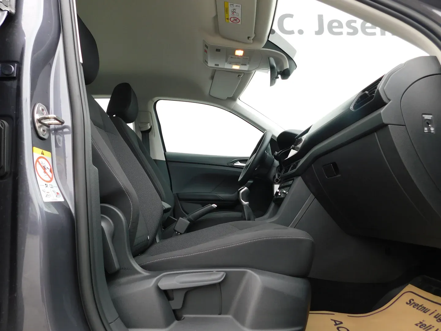 10242 volkswagen t-cross 1.0 tsi life - slika 12